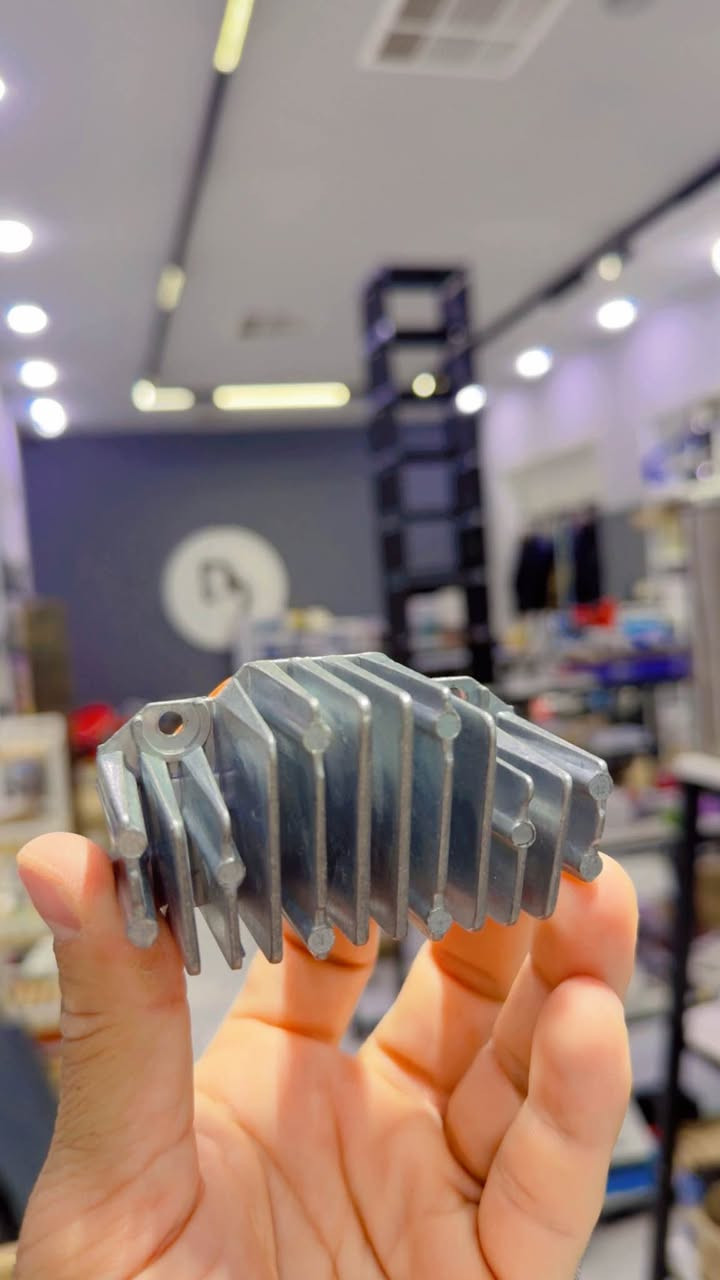 🔥 باشترین پارچەی ئەسڵی و کوالێتی بەرز بۆ ئۆتۆمبێلەکەت گەیشت! 🔥
ئاگاداری خاوەن ئۆتۆمبێلەکانی فۆرد بە! ئەگەر لایتی ڕۆژ (DRL) یان سیستەمی لایتی ئۆتۆمبێلەکەت کێشەی تێکەوتووە، ئێستا دەتوانیت بە باشترین نرخ مۆدیۆلی کۆنتڕۆڵی ڕەسەن (FoMoCo) دەستکەویت. پارچەیەکی زۆر گرنگ بۆ فێنککردنەوە و ڕێکخستنی کارەبای لایتی LED.
 نرخ: تەنها ٧٥,٠٠٠ دینار
 گەیاندن: هەیە بۆ هەموو عێراق 🚚
 بۆ داواکردن: تکایە نامە بنێرن بۆ وەتس ئەپ: ***********
📍 سەردانی دوکانەکەمان بکەن یان لە ڕێگەی صەفحەوە داوا بکەن: DLD UK Shopping (ڕانیە، دووسایدی نەورۆز، تەنیشت فەرمانی بەقاڵ).
[Arabic]
🔥 وصلت حديثاً أفضل القطع الأصلية وعالية الجودة سيارتك! 🔥
إلى أصحاب سيارات فورد الأعزاء! إذا كانت إضاءة سيارتك (LED DRL) بحاجة إلى استبدال، متوفر لدينا الآن وحدة التحكم الأصلية (FoMoCo) بالأساسية والمضمونة.
 السعر: 75,000 دينار فقط 💸
 التوصيل: متوفر لجميع أنحاء العراق 🚚
 للطلب والاستفسار: يرجى مراسلتنا عبر الواتساب على الرقم: ***********
📍 عنوان المحل: DLD UK Shopping (رانية، شارع نورروز ذو المسارين، بجانب فەرمانی بەقاڵ). رانية, السليمانية
