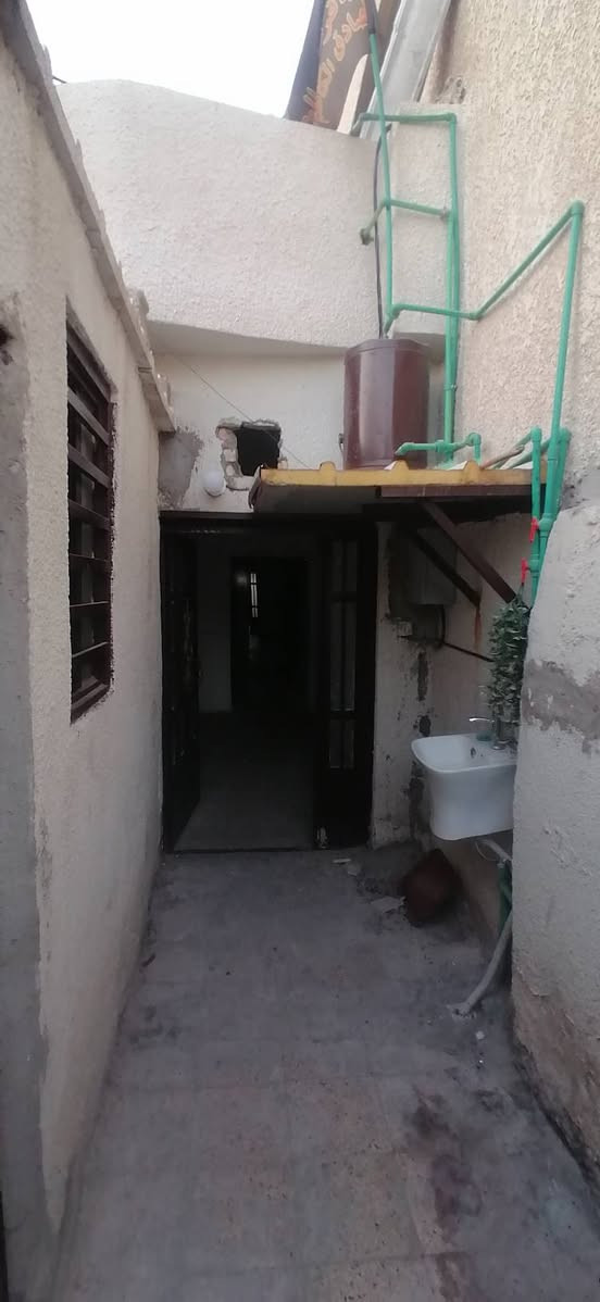السلام عليكم دار للبيع طابو ملك صرف مساحه ٤٨ متر واجهه٣ و نزال ١٦ طابق واحد طرمة و خدمات و مطبخ و استقبال و غرفة نوم مثل ما موضح العنوان الشعب الديوان شارع ٢٥ الفرع المجاور للعمارة السعر 50 مليون بي مجال للاستفسار اكثر الاتصال علئ الرقم (***********) ابو رقية
