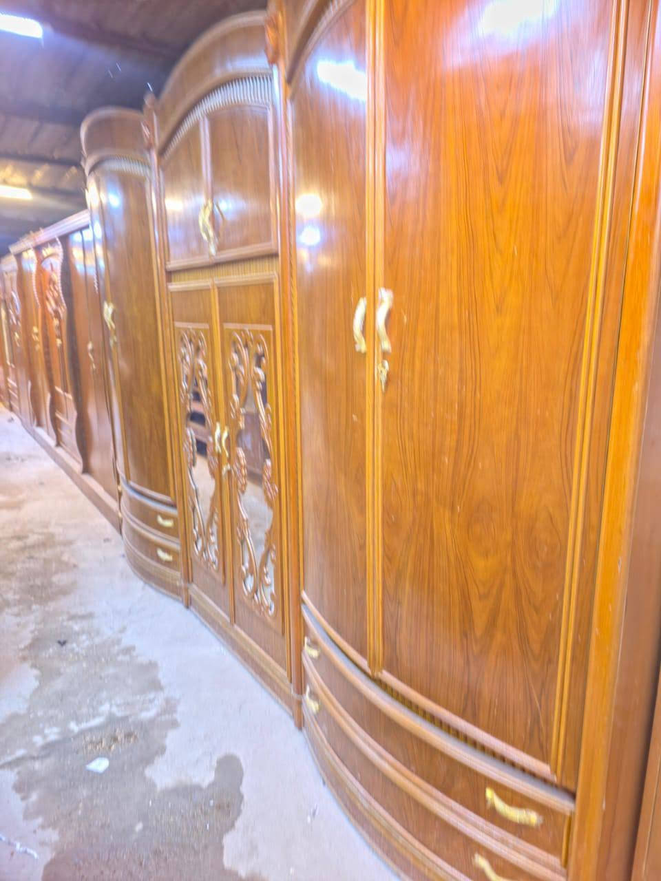 معرض ابو حسين للبيع وشراء والتبديل الاثاث المنزلي المستعمل والجديد وبآفضل الاسعار 
غرفه تزكام فول نظافه طابقين
المكان ميسان حي الحسن العسكري
للاستفسار الاتصال على الرقم ***********
