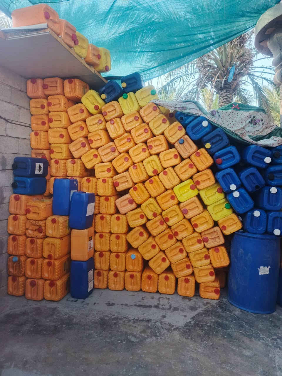 السلام عليكم جلكانات اصفر 20 لتر السعر 2000
ازرك 25 لتر السعر 3000 العنوان بلدروز شارع العلوة مقابيل شارع ملعب منصور 
***********
***********
