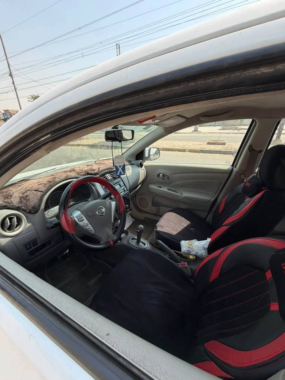سلام عليكم سياره سني هندي مديل ٢٠٢٢ بليته زرقه
ماشيه ٧٥ سياره جدآ نضيفه سوناره موجود بل نشر بس بارد 
سعر ١٠٨ بيه مجال بصيط رقم ***********
