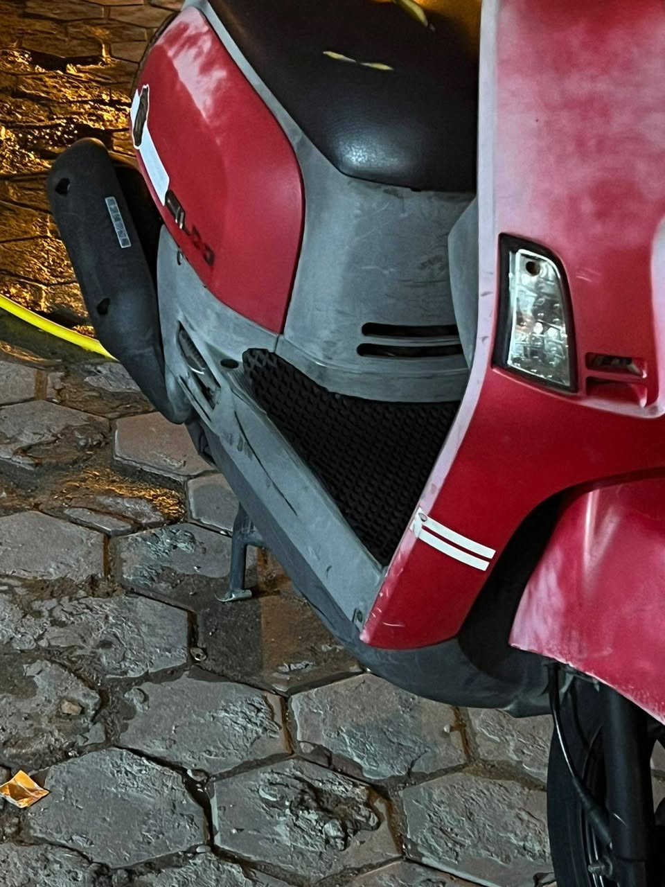 ماكس بوليسي دراجه حاويه بلاد برغي ما مفتوح بيها وصلها موجود دراجه ناعمه وحلوه ومشيها يخبل رايدها 1150 وهذا رقمي ***********
