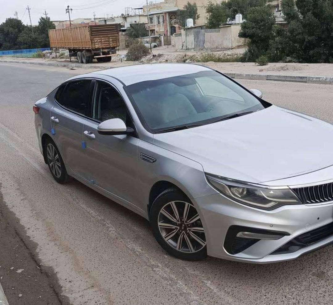 سلام عليكم اوبتيما للبيع خليجي موديل 19 جاهزه كفاله عامه ما عدى دعاميات وبارد بطرف البنيد سياره خير من الله حداديه تبريد كير محرك كلشي تمام رقم اربيل بسم شركه سنويه ما منتهيه 
مكانه بصره 
السعر163 وقابل التفاوض 
سياره جديده وجاهزه
للاستفسار
***********
