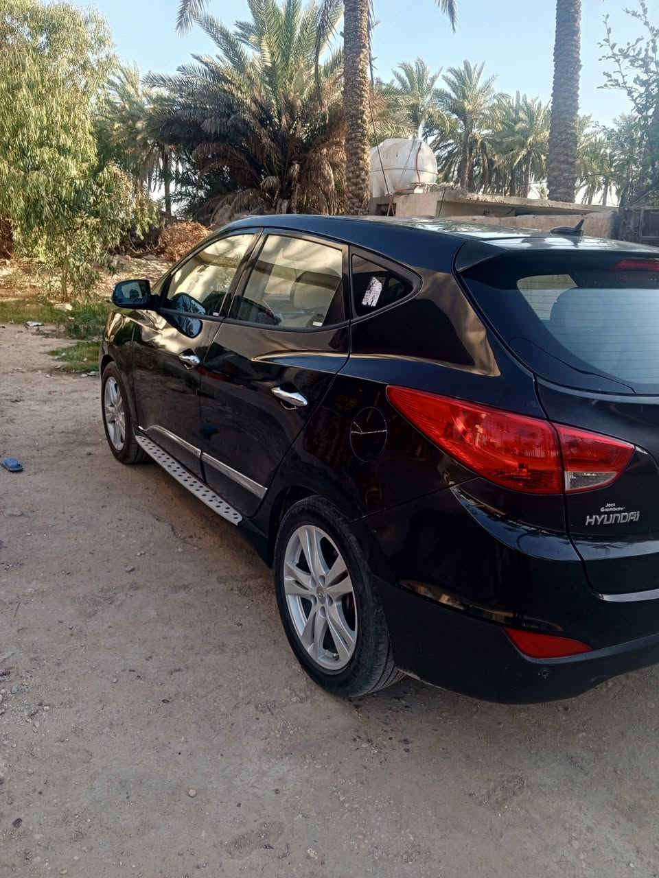 توكسان 2013 فول مواصفات امريكي بغداد بسمي محرك دوش 2400 بدون نقص السعر 115 وبيها مجال اتصال***********

