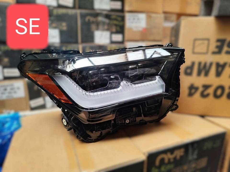 #متوفر
#لايت فورنر 25/26 SE  4RUNNER تجاري
محلات العربي 
العنوان: بغداد العلاوي شارع 6 
التواصل واتساب بصمة لو رسالة ***********

#العربي #تويوتا #لكزس #4رنر ##4RUNNER #TOYOTA

نص مكتوب في الصور:
- SE