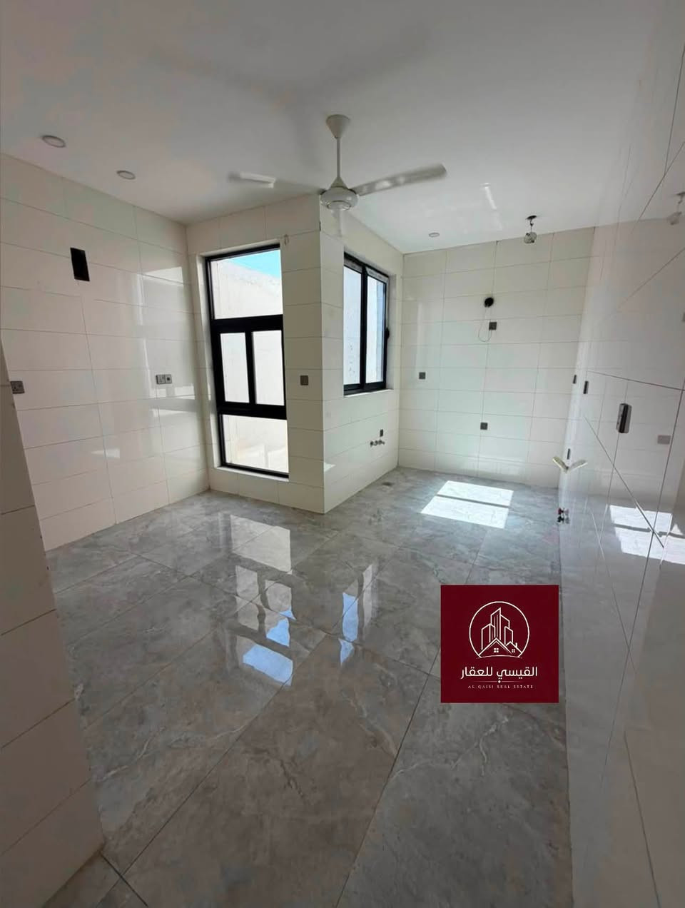 #لـلايـجـار في السيـديـة

شقة مودرن نظيفة جداً 
طابق ثاني ( نظام مصعد 24/7 )  
تحتوي على : 
غرفتين نوم 
وصالة ومطبخ 
وخدمات صحيـة . 

علماً البناية مزودة بـ سكيورتي وعامل خدمة .

لـلاستفسار : ***********

#مكتب_القيسي_للعقار_والأعمار .
عنوان المكتب📍
#شارع المركز مقابل مستلزمات التفاح الاخضر
