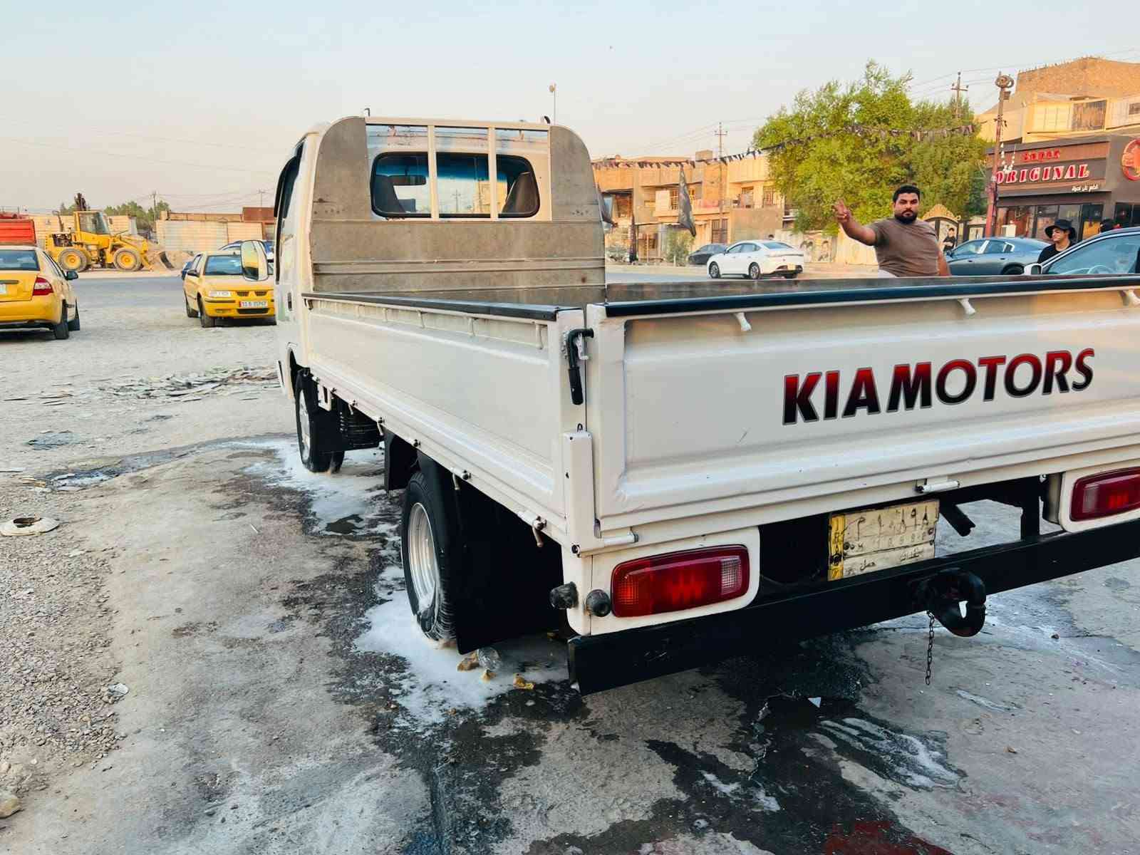 سلام عليكم....كيه البيع.....فنتيره مديل 2000.... رقم بغداد......صبق بكانات فقط......مكينه وكير واكسن خير من الله....شاصي مكفول .... كهربائيات شغاله.....تخم تاير جديد..... دواخل حلوه..... تحويل مباشر.....صدر امامي وخلفي جديد........سياره مال جناي....السعر 62وبيه مجال الطيبين..... الاستفسار علا رقم الهاتف‏‪***********‬‏ المكان بغداد مدينه الصدر
