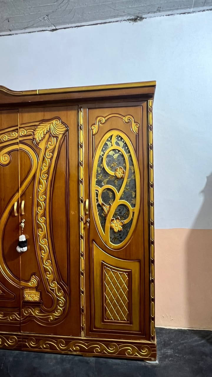 سلام عليكم غرفه نوم حطاطه عراقي نضيفه كلش وكامله سعرها 850 الف اتصل ع رقم *********** متوفر واتساب
