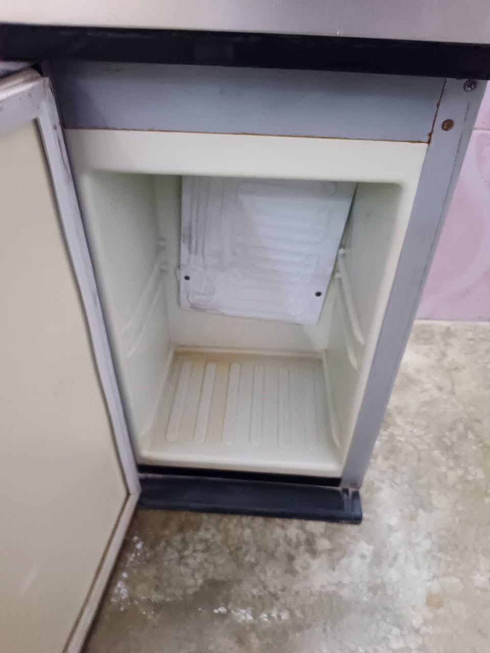 براد شغال شرط حار بارد ثلاجه كل عيب مابيه فول نضافه سعر 55 وبيه مجال مكاني كركوك حي عسكري شراي اتصل ***********

