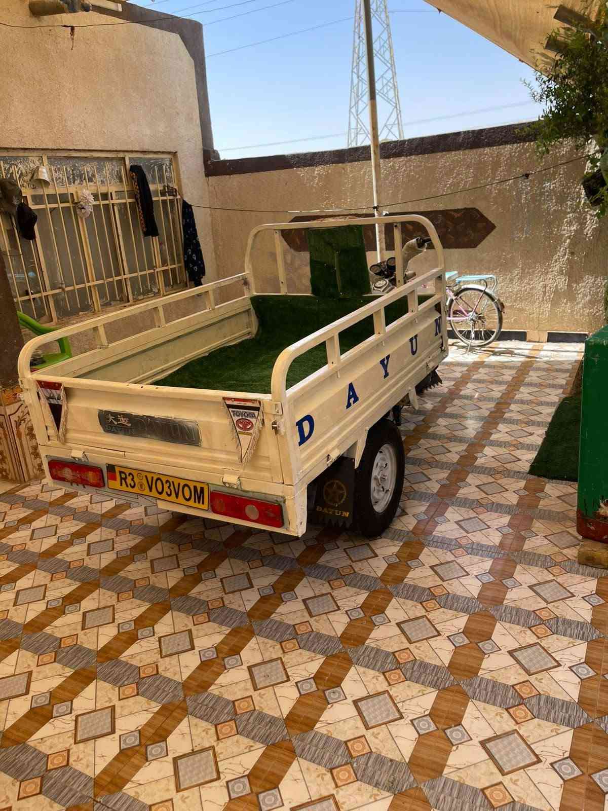 سلام عليكم
ستوته دايون 
مكفول شاصي وركبه 
وراق صوليه جاهزه 
تخم تايرات تو شاده 
سعر 1200
مال جني ستوتي جاهزه 
مكان قضاء الرفاعي 
0784438008
