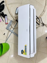 سبلت AUX طن واحد شغال نظيف يشتغل تدفئه تبريد 200الف نهايته واتساب 0780...