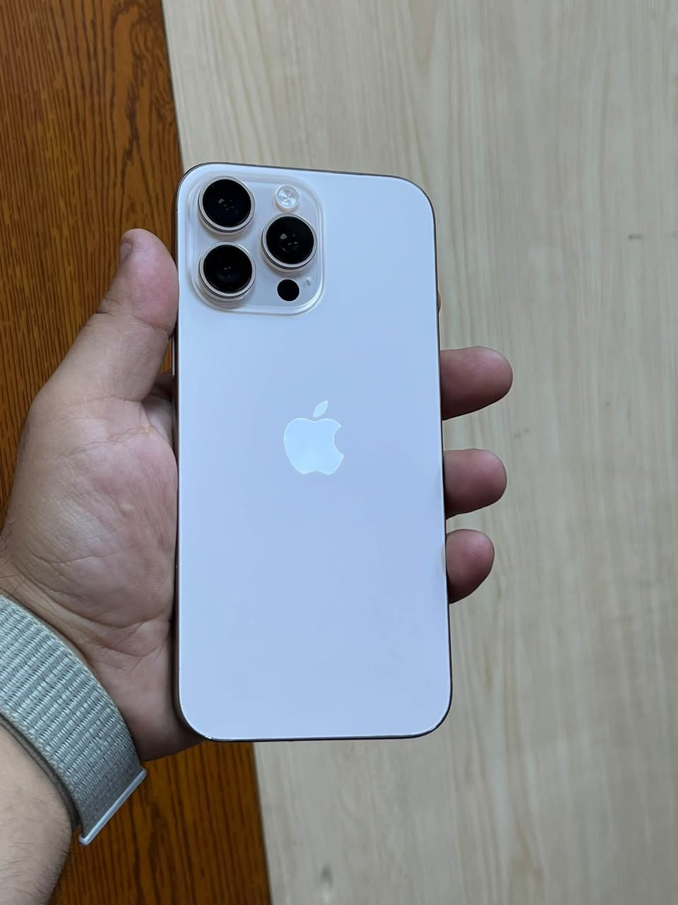 iPhone 16 Pro Max
" ايفون 📲16 برو ماكس 

" اللون المميز 

" بطاريه 🔋91 

" ذاكره : واحد تيرا يعني 1024  

جهاز ( تك سيم  ماستر عربي شرق اوسط)

"شخط واحد ما بي اخو الجديد

"مكفول كفاله عامه من فتح وتصليح

السعر / خاص او اتصال 

العنوان / موصل حي السكر

للتواصل / *********** واتساب او اتصال عل رقم

 واذا ماعجبك الجهاز تاخذ الاحسن منه يارب
