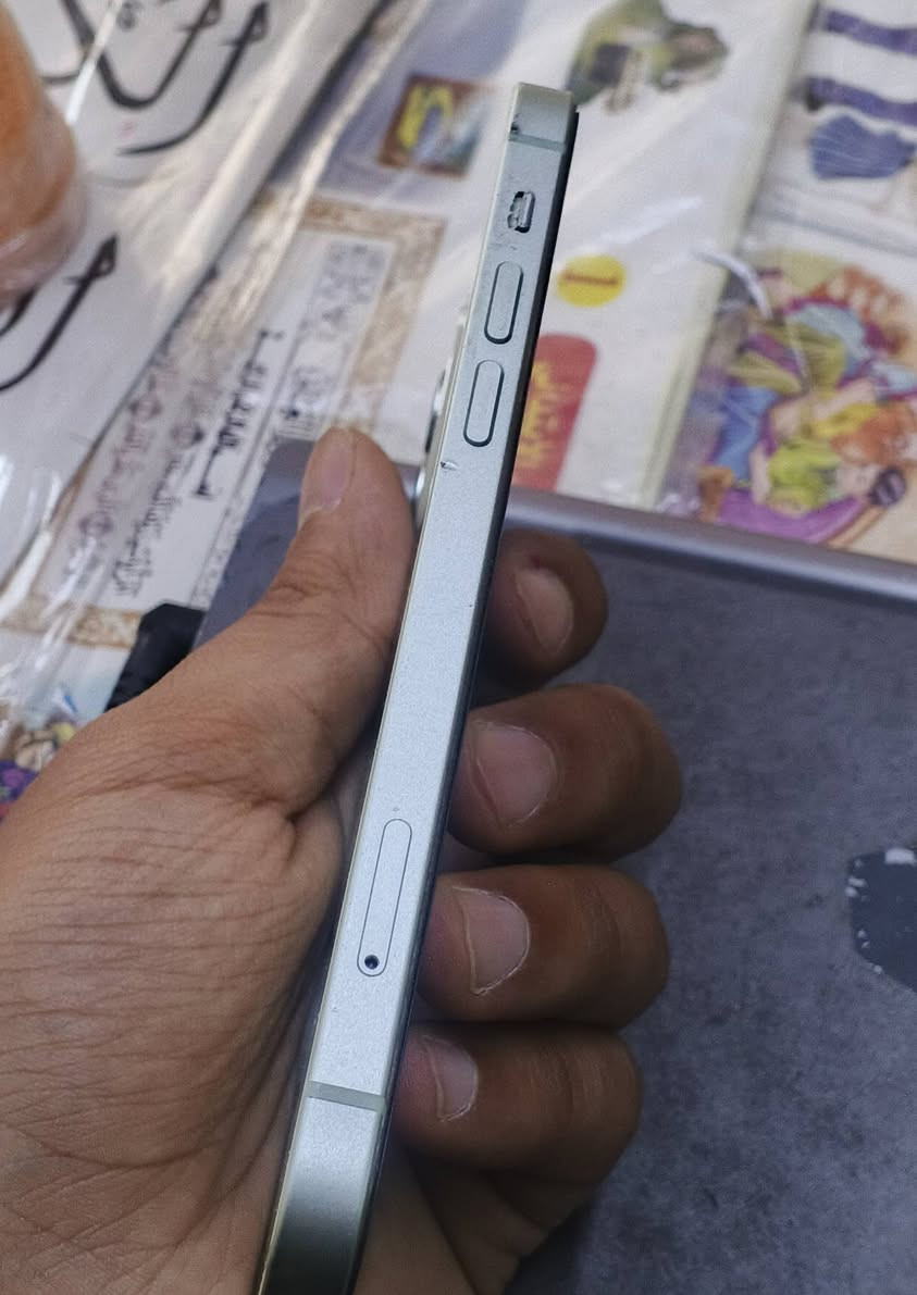 السلام عليكم
ايفون 12 عادي للبيع 
نموذج M
ذاكرة 128
بطارية 76
السعر 350
الجهاز مابي اي عيوب وتجي تفحص حاسبة مكاني بغداد مدينة الصدر 
رقم الهاتف ***********

نص مكتوب في الصور:
- ١:٣٤
- حالة البطارية والشحن
- رسالة مهمة حول البطارية
- حالة بطاريتك متدنية جدًا. يمكن أن يبدل أحد مزودي خدمة Apple المعتمده البطارية لاستعادة الأداء والطاقة القصويين.
- العثور على خيارات الخدمة...
- الحد الأقصى للقدرة
- ٧٦٪
- هذا قياس لقدرة البطارية مقارنة بقدرتها عندما كانت جديدة. قد تتسبب القدرة المنخفضة بتقليل ساعات الاستخدام بين عملية الشحن والأخرى.
- أقصى قدرة للأداء
- ستساعد الأنظمة المضمنة في النظام والمكونات في تخفيف آثار الأداء التي قد تلاحظها أثناء التقدم الكيميائي في عمر بطارية iPhone.
- شحن البطارية المحسن
- للحد من استنزاف عمر البطارية، يتعلم ال iPhone من عادات الشحن اليومية، بحيث ينتظر ولا يتجاوز ٨٠٪ حتى يحين موعد حاجتك إلى استخدامه.