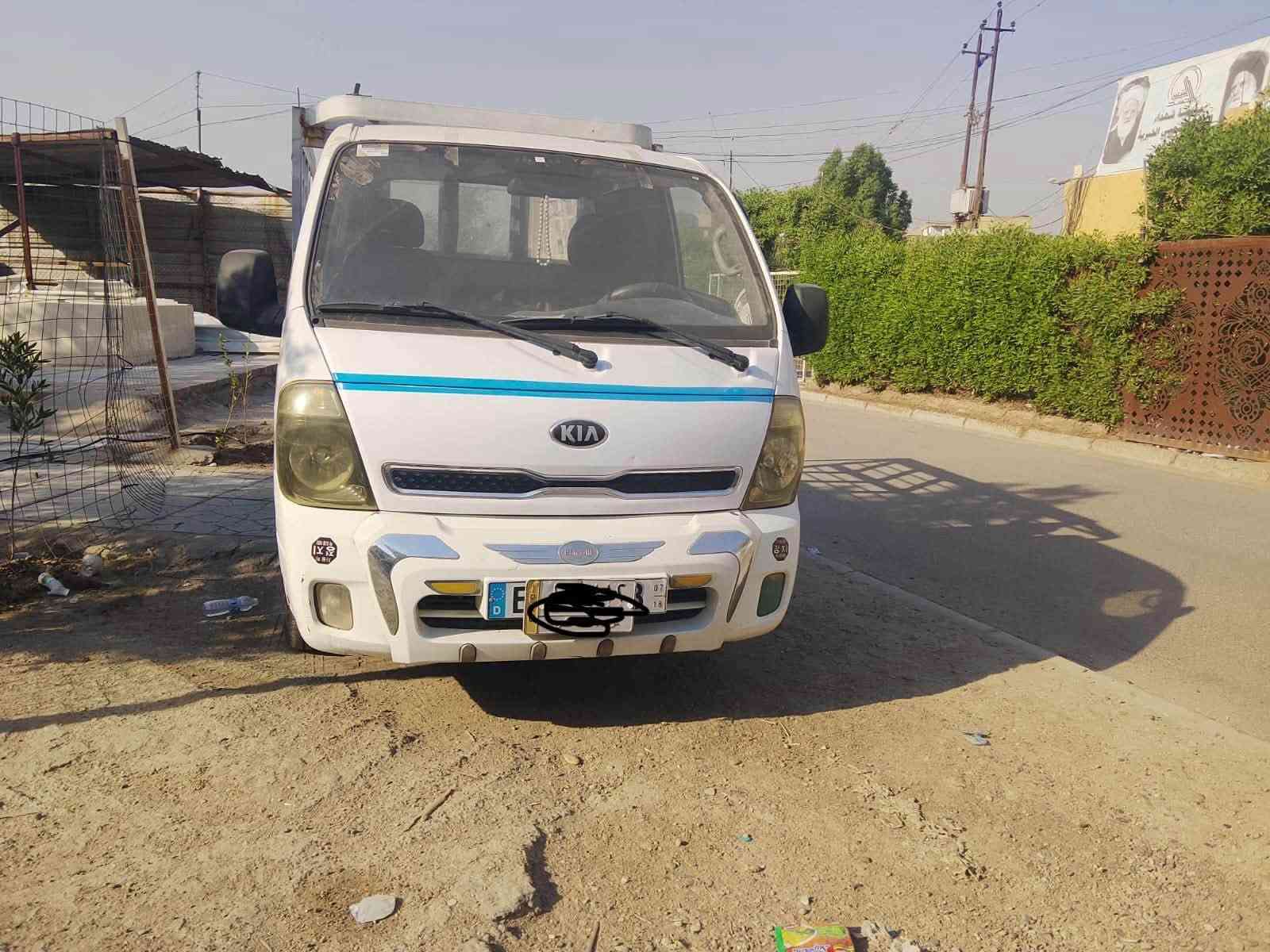 السلام عليكم 
كيا بنكو 2700نثيه
مديل 2015
محرك وكير وصدر مكفولات 
تخم تاير شادلها 
رقم مميز
السعر 108$
مكانها بغداد
مابيها لا ضربه ولا صبغ 
التواصل ***********
