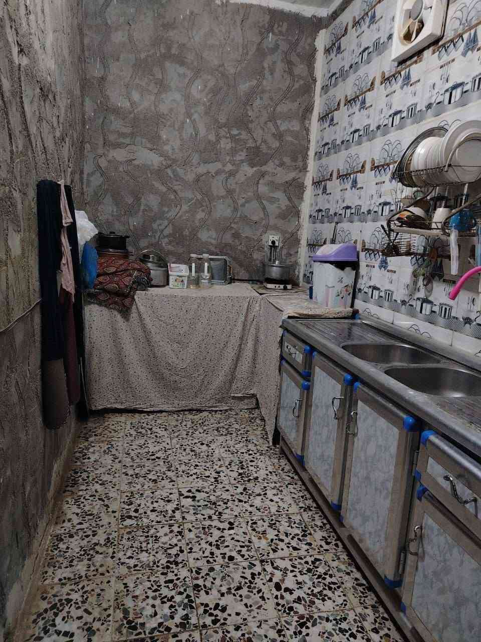 بيت في المناذرة قرب محطة اللهيبي و قريب على مجمع السلام البيت عقد زراعي  البيت مرقم في البلدية الي يريد الرقم خلي يراسلني خاص انطي الرقم يروح يتأكد منه بالبلدية
بيت في المناذرة قرب محطة اللهيبي و قريب على مجمع السلام البيت عقد زراعي  البيت مرقم في البلدية الي يريد الرقم خلي يراسلني خاص انطي الرقم يروح يتأكد منه بالبلدية 
تفاصيل البيت 
مساحة البيت 250 مساحة البناء تقريبا 190
2 غرف نوم و صالة و استقبال مطبخ حار و بارد و حمامات ثنين و صحيات ثنين 
البيت كلة كاشي و المطبخ سيراميك و الحمامات هم سيراميك 
واصلته كافة الخدمات كهرباء وطني و مولدة و ماي و انترنت و مدارس 
سعر البيت 25 و بي مجال قليل جدا
للاستفسار اكثر اتصل على الارقام واتساب او اتصال 
***********
***********
