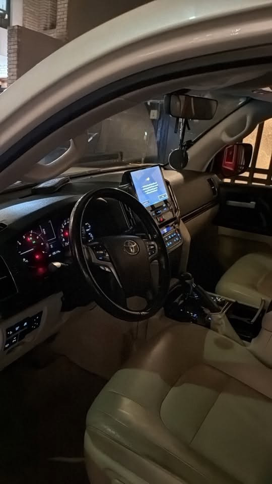 السلام عليكم 
للبيع لاندكروز 
الموديل 2020
كراند تورنك وكالة SAS
سعئة المحرك 4000 V6
ماشية 135 الف 
مكفولة كفالة عامة 
مكان السيارة بغداد 
رقم بغداد تحويل مباشر 
السعر 51 الف دولار وبيها مجال 

للاستفسار اكثر ‭***********‬
