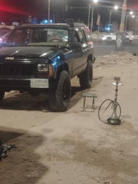 جيب شيروكي موديل 91 السعر 35ورقه وبيهه مجال كير ومكينه بلادي وشرط مداو...