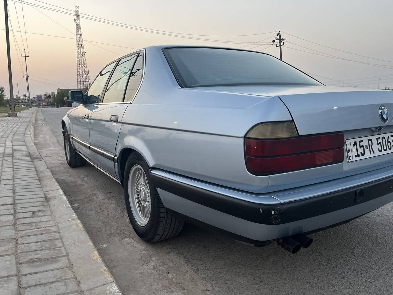 السلام عليكم bmw730  موديل 93 أصل السيارة جاهزة كير ومكينة وحدادية تخم تاير جديد ومنظومة نوزلات وبلكات وارفلو وفيتبم جديدة السيارة خير من الله 
السعر 68 وبيهة مجال 
 السيارة بأسمي مكانه بالكوت
للاستفسار رقم الهاتف ***********
