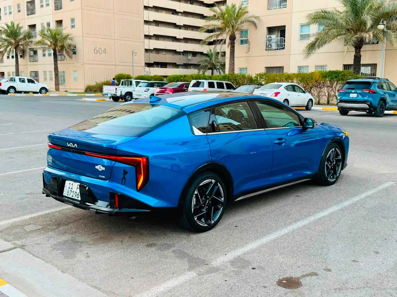 السلام عليكم
كيا كي فور 25 اللون بحري فول بنوراما جي تي لاين ماشيه 32 تبديل بنيد فقط الجاملغ الامامي مصلح نفسه
السعر 177$ 
***********
