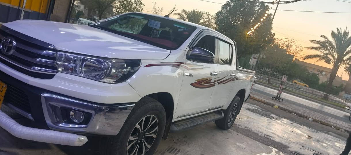 السلام عليكم  هايلوكس موديل 2018 فور ويل شركة سيد نهرو ام البطل رقم اربيل بسمي السياره مكاني بغداد حي الجهاد بيع فقط السعر 240 وبيهه مجال حك الجيه 
السياره كفاله كير محرك صدر امامي خلفي كفاله السياره  فقط باب الخلفي بي بارد معدل بيدي ار الباقي كفاله كير عادي السياره جاهزه فقط بيع
*********** بي وتساب
