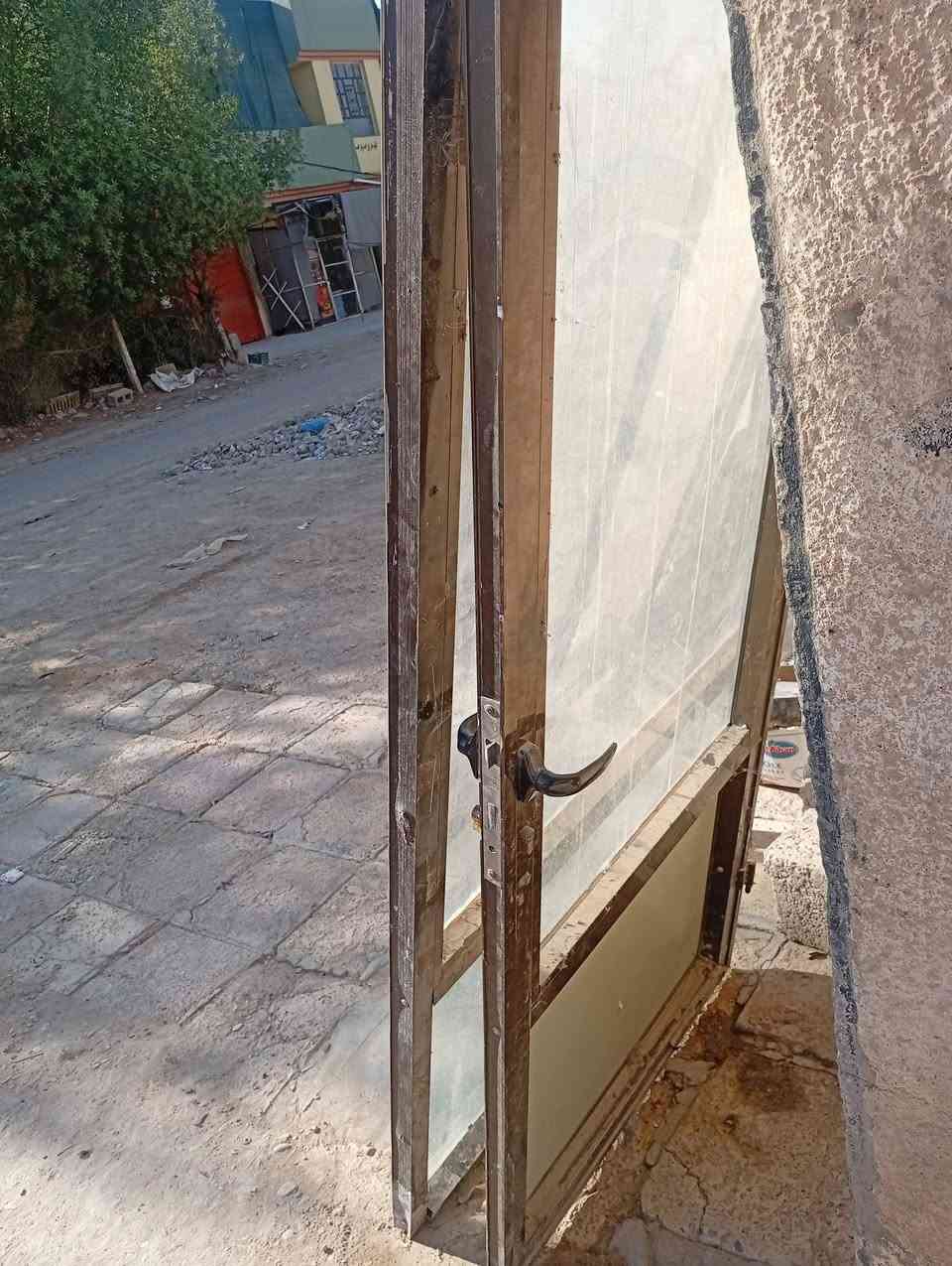 السلام عليكم عندي جامخانه  طول 250 وأرتفاع 200 للبيع
سووها بـ250 رايدينها بـ125 بيهه مجال قليل مكاني ديالى بعقوبه گاطون الرازي 
للشراي يتصل *********** 
متوفر واتساب وتليگرام
