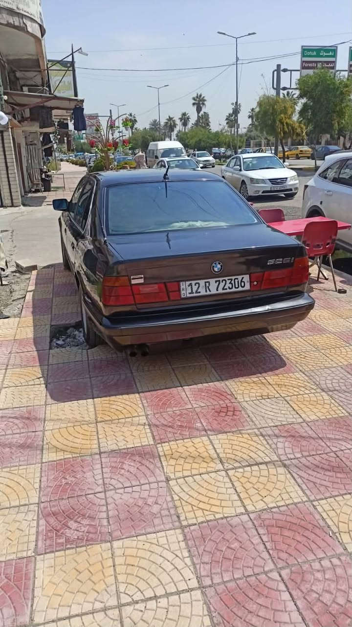 BMW 525
موديل 1991 جامات كهرب 
كير عادي  شرط التحويل سياره بسمي سنويه جديده هزه جديده
شرط كفاله عامه من كلشي  السعر 60$وبيها مجال 
مكاني موصل الايسر

***********
