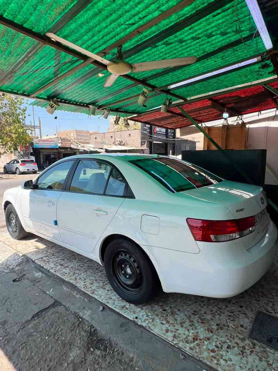 سلام عليكم ورحمة الله وبركاته 
حبايبي الغوالي عندي سوناتا موديل 
2008 محرك 2400 دوش 
رقم اربيل جديد هزه جديده 
سنويه جديده شرط تحويل 
داخل عسلي سياره وارد امريكا 
بيه قطعه وحده مبدله بلاديه 
وبيه جوة تريشه مال باب راكب 
صبغ بدون داخل وبيه طخه بصيطه
ماملعوب بيه سياره محرك كير تبريد 
شرط سياره مابيه اي نقص وسوناتا 
نضيف قليل سياره كلش حلوه 
للبيع او مراوس حسب القناعه 
سعر 113 ورقه وبيه مجال للطيبين 
الاستفسار اكثر الخاص مفتوح او 
هاذا رقمي ***********
