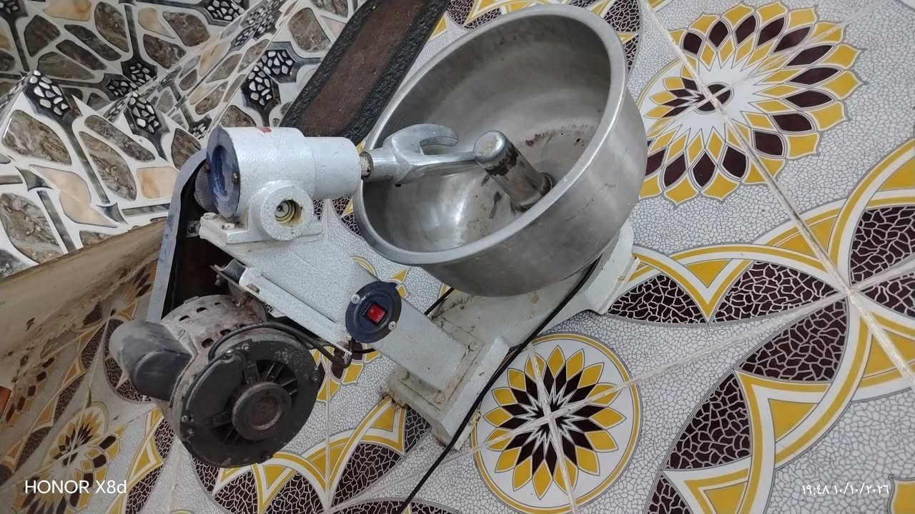عجانة عجين • مستعملة شوي • نظيفه