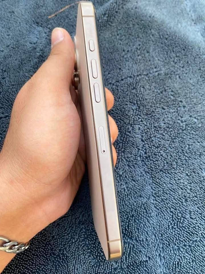 للبيع iPhone 16 Pro Max – 256GB
📱 اللون: صحراوي تيتانيوم (Desert Titanium)
بطاريه 94
*********** 
السعر ١٣٥٠

