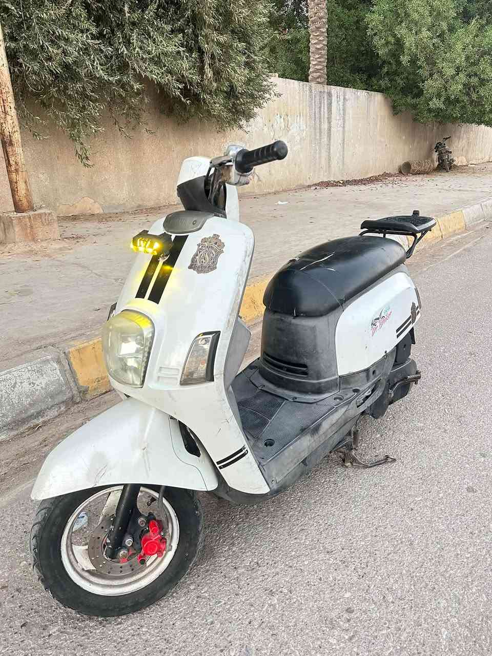 بوليس كابريتر مكفوله كفاله عامه ختم واحد ويه المكينه الدراجه خرسه شلعه معدل كهربايات كله شغاله السعر 550 وبيها مجال بصيط للشراي الدراجه مال ربه وتصل وودلل ***********
