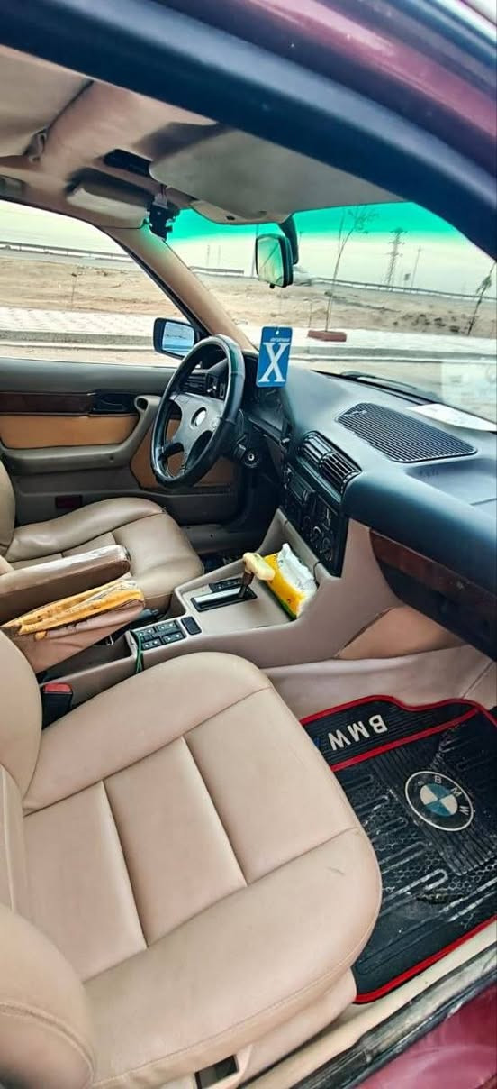 السلام عليكم
BMW525للبيع
مكينه كير مكفولات 
تبريد شغال 
السيارة باسمي سنوية ل30
السعر58 
العنوان البصرة الرقم ***********
