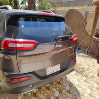 جيب شيروكي (بزون) لمتدد ٢٠١٧ المواصفات: • محرك اقتصادي 2.4 لتر 4 سلندر...