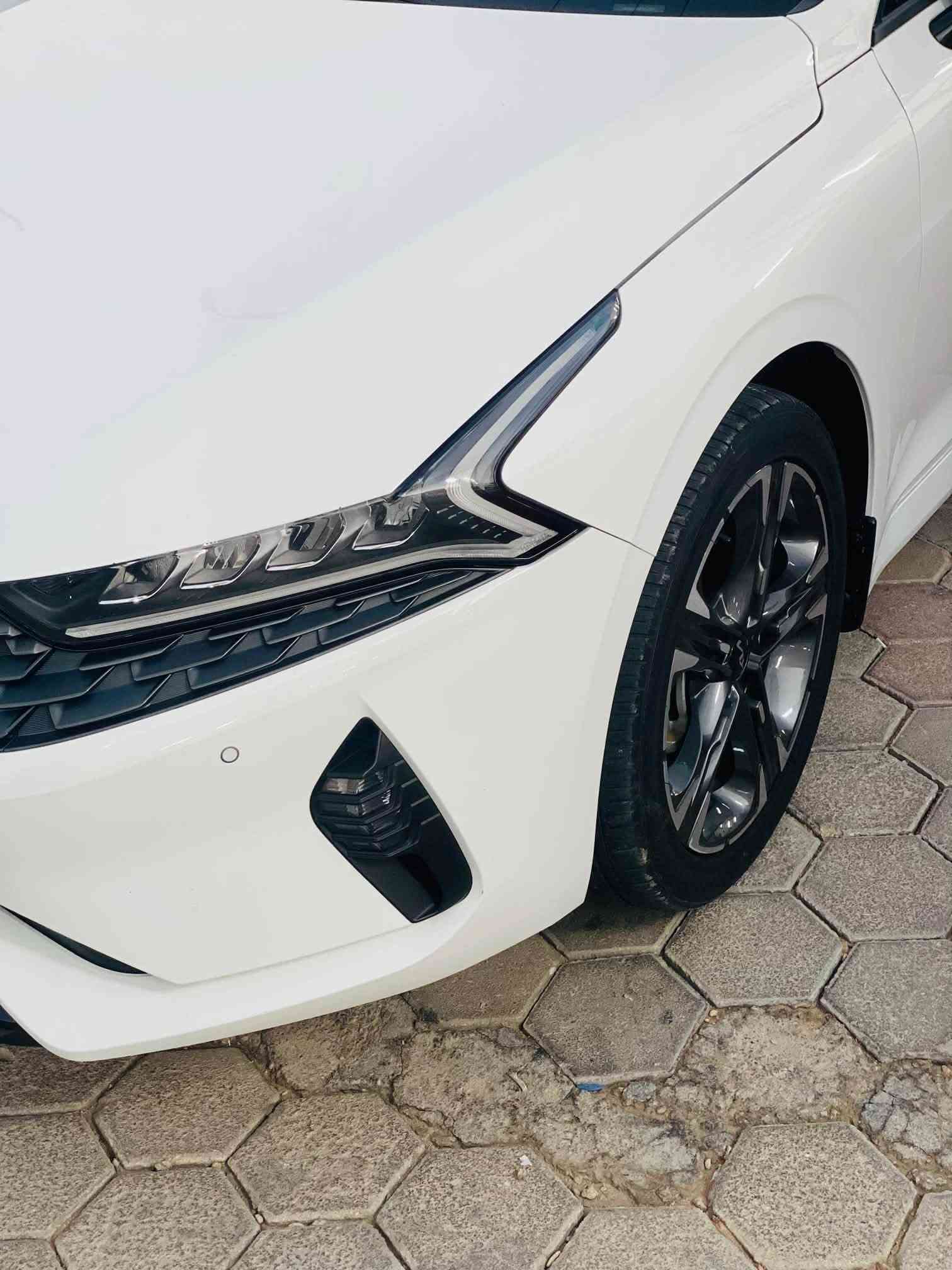 🚘 للبيع K5 موديل 2023 – فل كامل المواصفات

✨ المواصفات والتجهيزات:

* كراسي كهربائية
* فتحة سقف بانوراما
* أربعة أنظمة قيادة
* مثبت سرعة
* مساعد ركن
* إشارات بالمرايا
* داخلية أوف وايت
* قطعتا تبريد
*محرك 2000دوش
*ماشية63الف كيلو متر
🔹 السيارة مكفولة ونظيفة
🔹 يوجد شخط بسيط في الباب الخلفي مع مكحلة

📞 للاستفسار: ***********
📱 متوفر واتساب
مكانها: الرمادي -التأميم

