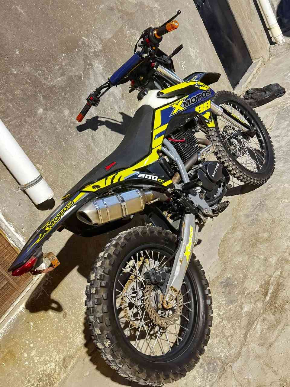 منكار جبلي Xmotos مديل 25 رقم وسنويه اربيل تحويل ثاني يوم دراجه نضيفه وما مفتوحه محرك 300 حجم دراجه 42 شلعه معدل كزوز Sc رقم***********فقط وتساب سعر 2500 وبيهه مجال
