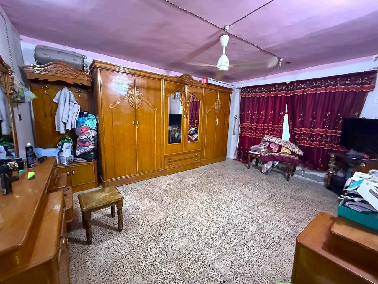 بيت للبيع مساحه600متر طابو صرف زراعي سند25 العنوان شارع الي يربط بين شارع 100 وشارع بزل حجي علي متكون من غرفتين وصاله كاليدور ومطبخ وصحيات خارجيه وداخليه وحديقه جبيره كما موضح بل صوره وكراج ياخذ 3 سيارات هذه رقمي الي يحب يستفسر على سعر ***********
