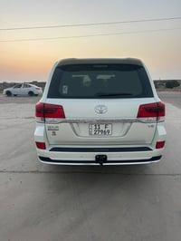 لاندكروزر • ٢٠٢١ • بحرينية