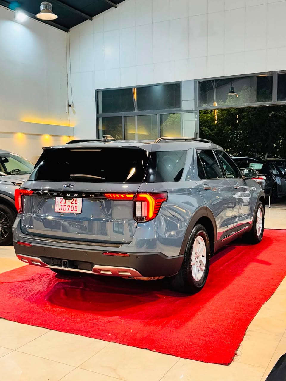 ￼
FORD EXPLORER 2025 ACTIVE

وارد امريكي - تترقم شمالي - لون سمنتي

ماشية فقط 4 الاف ميل - تحفة

حالة السيارة:
بدون دواخل - بدون ايرباك - الدواخل والايرباكات سليمات 100%

الضرر الخارجي: جامرلغ مبدل فقط

السيارة سليمة ونظافة فول

المواصفات:
الموديل: 2025 فئة ACTIVE
اللون: سمنتي Cement Gray
العداد: 4,000 ميل فقط
المحرك: 2.3L Turbo - 300 حصان
الكير: 10 نمر اوتوماتيك - دفع خلفي RWD
7 راكب - 3 قطع تبريد - تبريد خلفي
شاشة 13.2 انج + كاربلي وايرليس
باب خلفي كهرباء - كاميرا وحساسات
رادار - نقطة عمياء - تحديد مسار - مانع تصادم
تشغيل عن بعد - دخول وتشغيل بصمة
كراسي كهرباء + تدفئة - ويل 18

🔥 تنبيه مهم - السعر اكتب رقم 15 فقط 🔥
👇 حتى يوصلك السعر والتفاصيل مباشر على الخاص 👇
علق بكلمة 15
علق بـ 15 وراح يوصلك كلشي على الخاص فوراً
مكان السيارة: كركوك
￼للاستفسار 📞☎️

***********

‭***********‬

‭***********‬
