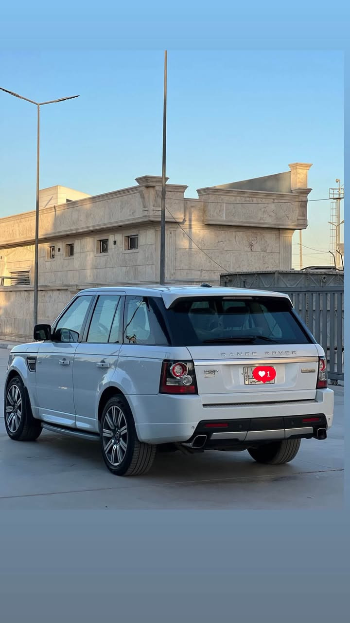 سلام عليكم : RANGE ROVER -SPORT وكالة شركة سردار مكفولة كفاله عامه صبغ وضربه وتبديل (( وكاله السياره ) محرك 8 سوبر جارج موديل 12 اللون ابيضّ مواصفات فول (( بصمة - سلايد -كاميرات 360 - رادارات - جكات اوتو ويدوي - مري شفط - كشنات جلد احمر واسودّ بلادي - شاشات خلفية - لايتات - حساسات - سماعات )) جاهزه من كلشي كير ومحرك حداده كهرباء رقم بغداد ( ٤ ارقام ) السعر 170 وبيها مجال  بيك خير وتدلل***********
