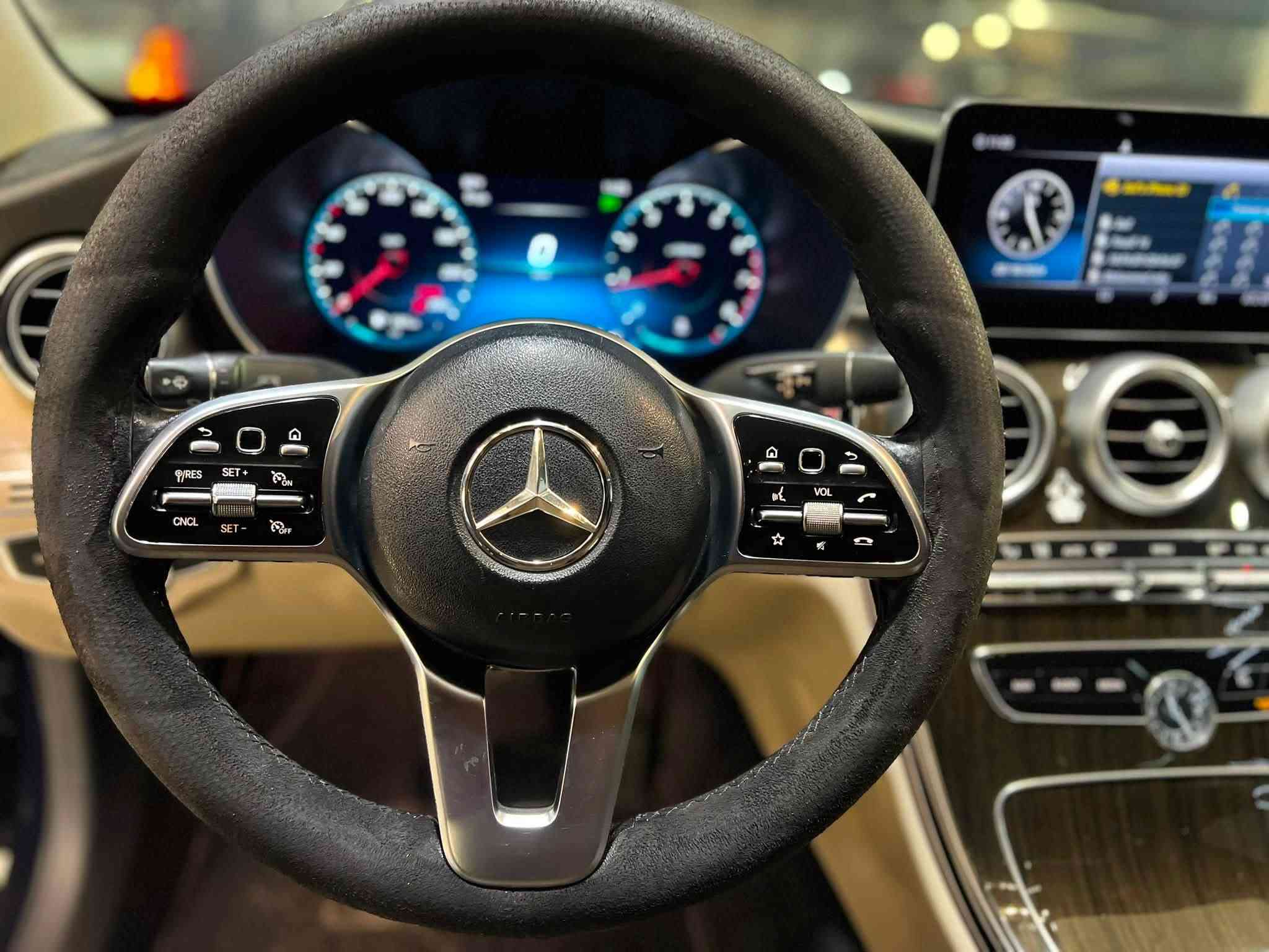 مرسيدس C300 • ٢٠٢١ • كت AMG