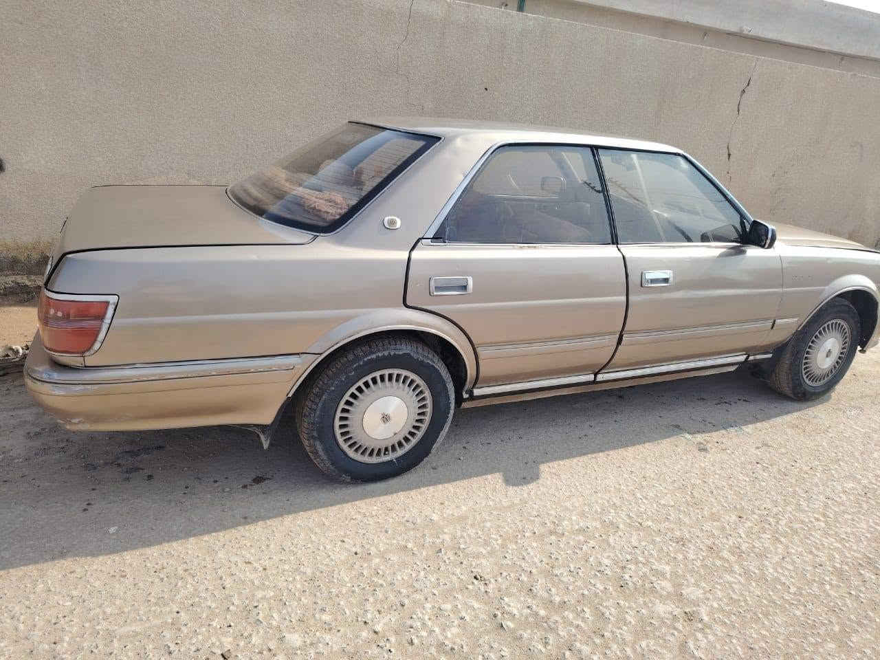 هارتوب 1991  رقمها بصرة
محرك بلادي  7MGE  3000
مال بيت  نشطة ونصبتها حلوه  باسمي شخصيا
هزه جديده ورقم انگليزي  وسنويتها الى 2030
مكفولة من الگص والنقل جثة 
محرك وگير خير من الله مكفولات 
البدي مصبوغ عام  جمالية 
تريد وكالة او مداورة  حاضر 
مكان السيارة البصرة الجزيرة 
سعرها 39 $  بيها مجال قابل للتفاوض
رجاءا اذا ما تشتري لا تكسر بالسعر  
رقمي ***********
