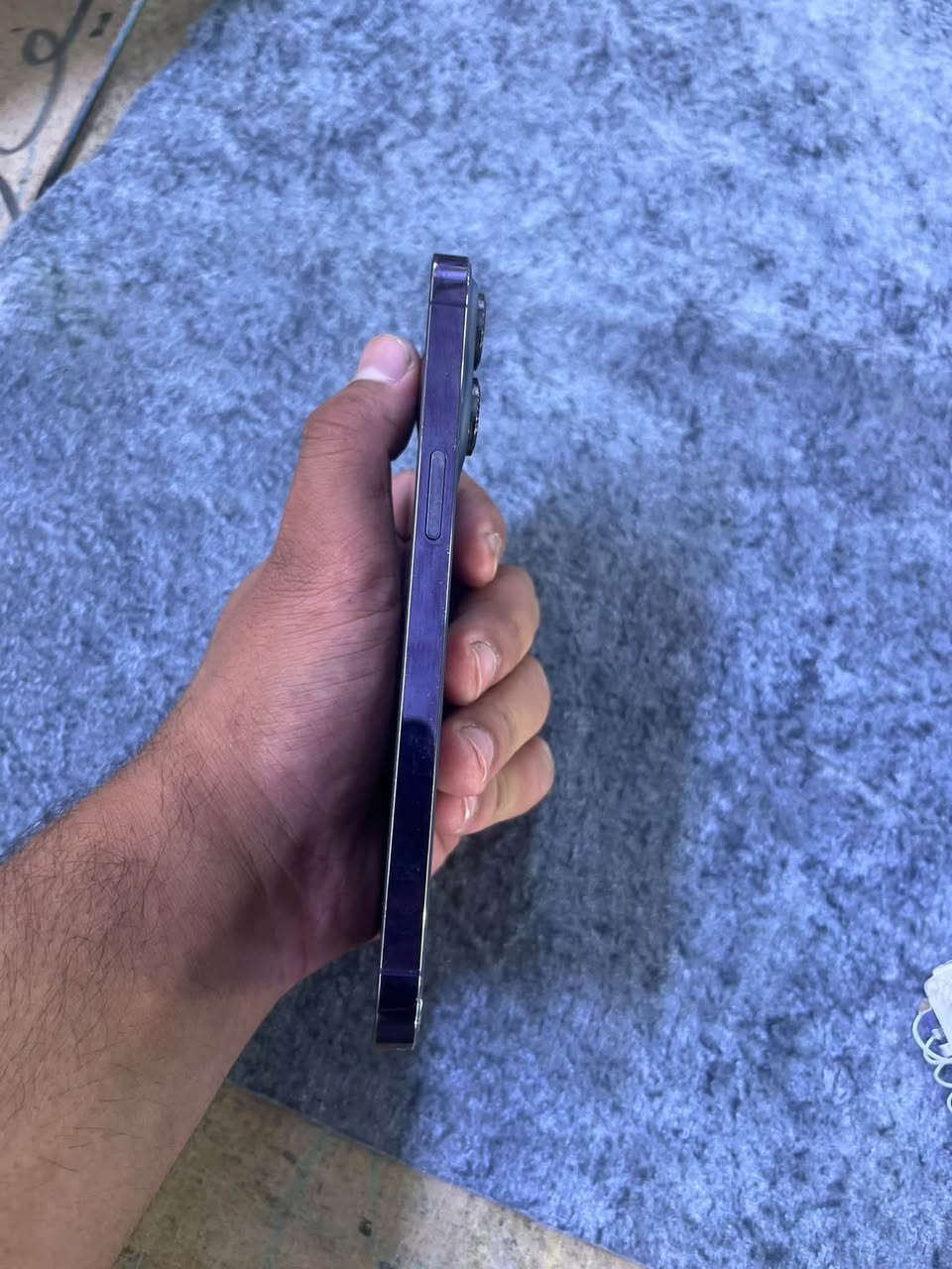 سلام عليكم ايفون 14برو ماكس
ذاكره 256 بطاريه 84 شرق اوسط 
مبدل كلاس والضهر مكسور بدون ملحقات 
السعر 700وبيه مجال ***********
