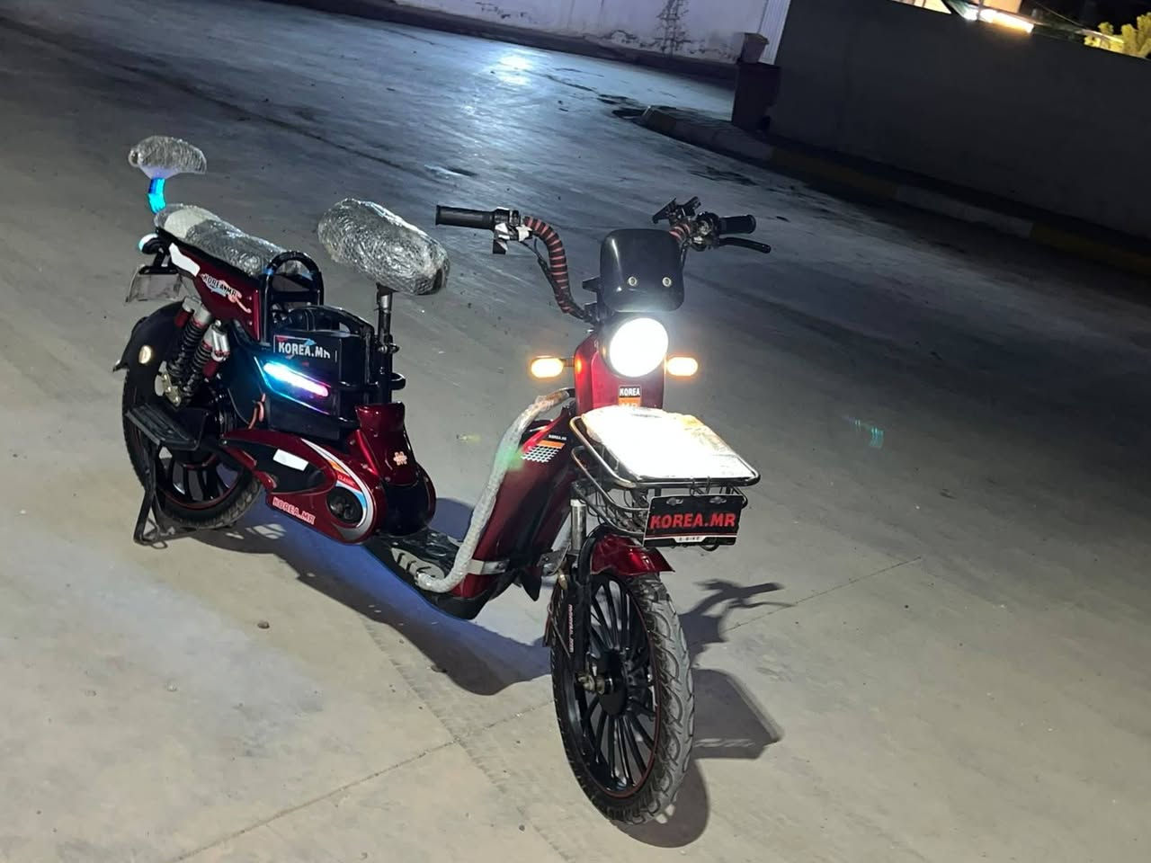 السلام عليكم بيسكل 🚲للبيع موديل 2024بيسكل جديد جديد بمعنه الكلمه 💯💯تيرات ثنين جوبلس جديد شاحنه جديد 5بطريات جديد حجم 20🔥دبل اشاره ➡️⬅️يمين يسار رباعي ملف 1500💯♀️شراي اتصل ***********سعر 275او بي مجال للشراي 💯🚲مكاني كركوك
