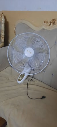 مروحة جداريه • نضيفه • كربلاء طويريج