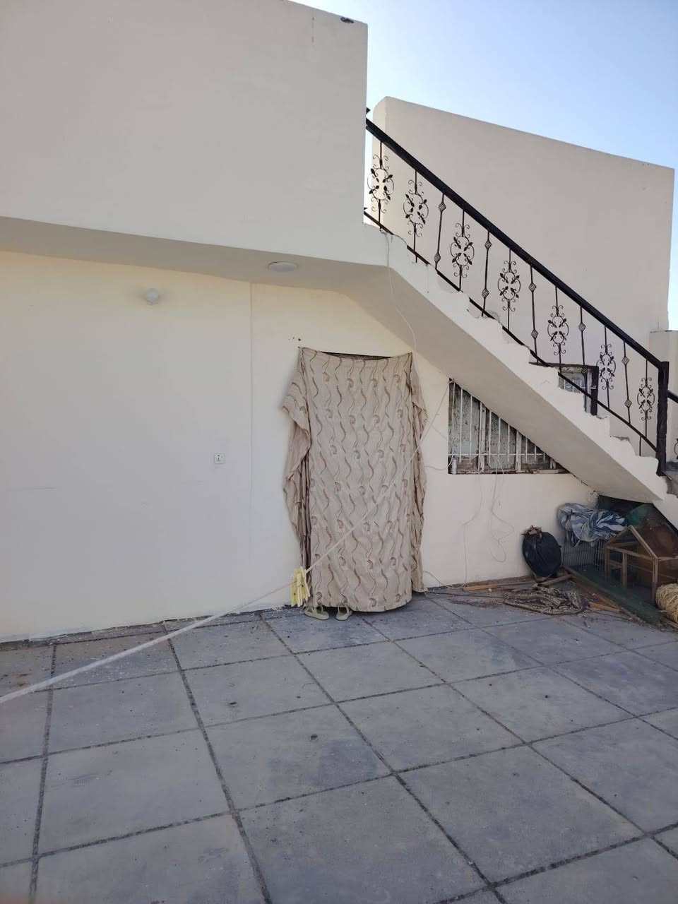 السلام عليكم بيت 190متر🏠
سند 25 قرب ابو عمار العزاوي 
استقبال ديكور حديث 🔥
البيت بي 4غرف نوم🛏️
3 حمامات 🚾
منوار +ترك 
السطح الاول والثاني شتايكر 
كهرباء +سحب +ماء ✅
قرب سده جبور  
السعر 110 وبي مجال
للستفسار اكثر للتصال على الرقم 
***********

