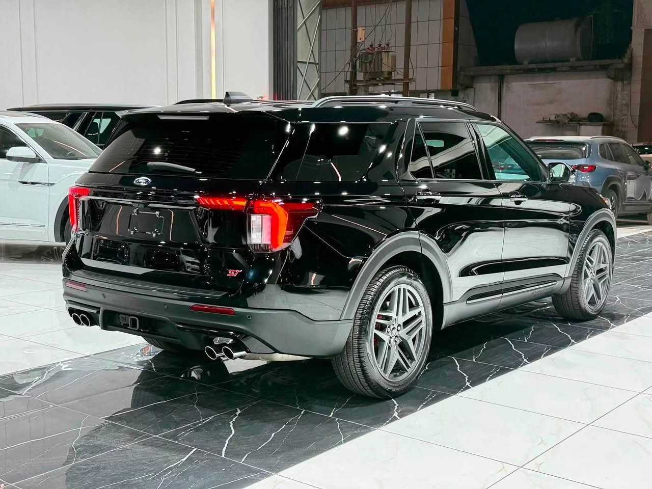Ford Explorer ST 2025 v6
‎العداد : 2 الف مايل
6سلندر 3.0L توین توربو400 قوة حصانیة✈️#
‎ضرر:  بدون صبغ بس بي مکان صغیر تعدیل بارد 
‎ ✅ سیارة تعتبر کلین و زیرو بدون داخل ارباكات سليم
‎ بجم و خلفي کبس بشرط

‎اعلی مواصفات ST ب اكسبلوره

‎بانوراما
‎٤کامیرا 360
‎شاشە کبیر 
‎فقر ویل 4x4
‎کشنات مساج 
‎٧ راکب 
‎کیج ديجيتال
‎وایرلیس جارج 
‎بصمة تشغيل
‎حساسات امامية+خلفية
‎بصمة ابواب
‎شغال Remot start
‎صندوق شفط كهربائي
‎رادار امامي (تحديد مسار)
‎رادار جانبي (نقاط عمياء)
‎رادار خلفي (التحذير من الاصطدام)
‎شفتات استيرن
‎استيرن تدفئة
‎كشنات جلد و شامو vip
‎كشنات تدفئة+ تبريد
‎هاند بريك بصمة
‎مانع انزلاق

‎‏‎ مکان سیارة اربیل 
‎‏‎سیارة بدون رقم تترقم شمالي 
‎‏‎‏‎للاتصال والاستفسار
‎اسیاسیل ***********☎️
‎☎️کورك ***********

نص مكتوب في الصور:
- ***********