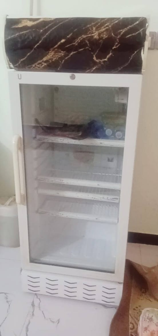 ثريات عدد ثنين مثل ماموضح بالصوره كلش جديدات وشغالات للبيع
وبراد نضيف كلش وشغال للبيع 
المكان تضحيه 
***********
