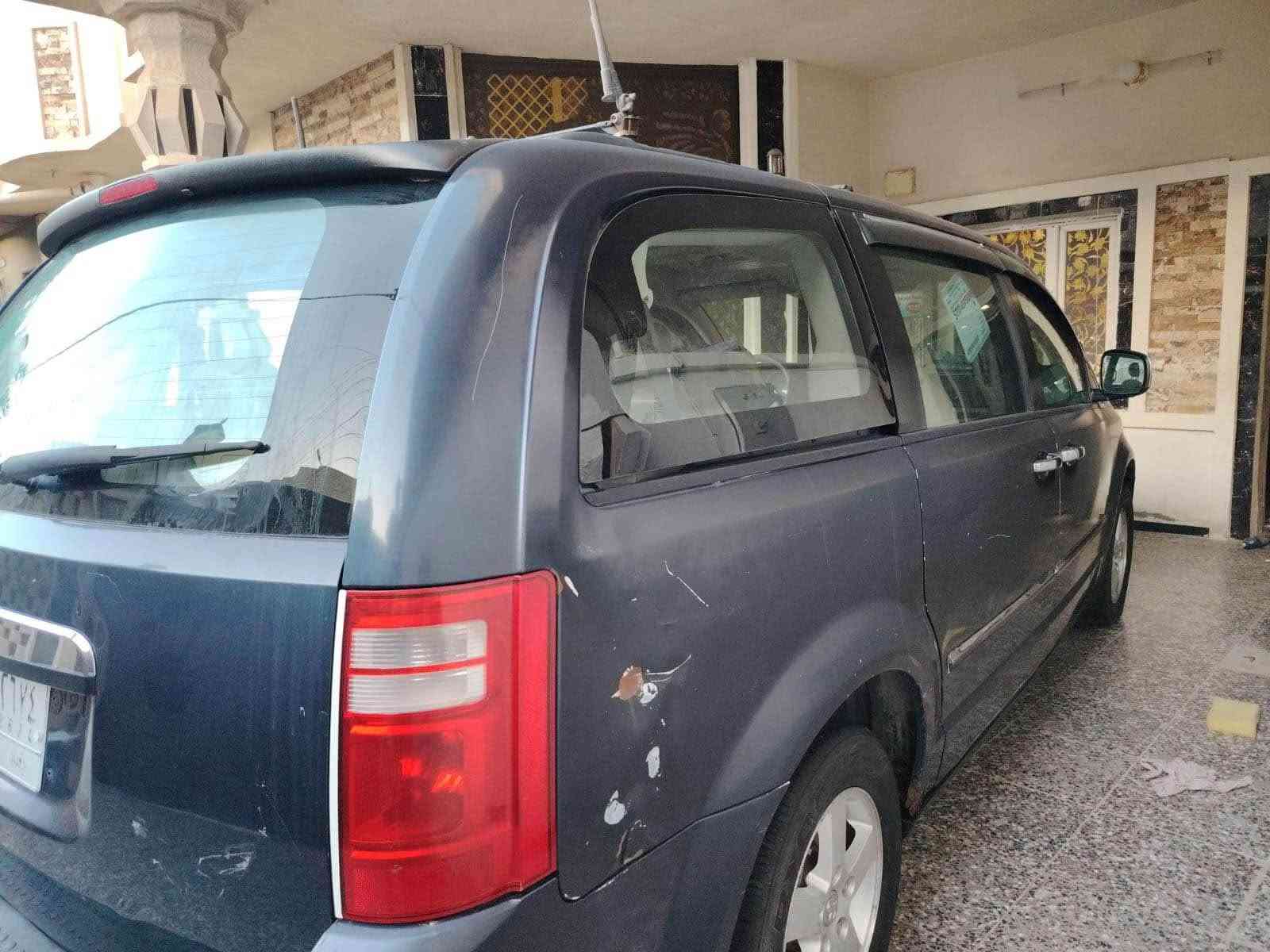 دوج كرفان ٢٠٠٨
السعر ٩٥ وبيها مجال
فول مواصفات 
بيبان كهرباء 
٦ جام كهربائي
تحكم ستيرن 
شاشة وكامرة دوارة
مكينة كير تبريد راديترات كلشي جديد بالسيارة وباتري جديد وتخم تاير جديد

السيارة كفالة عامة عدا هاي الضربة الي موضحة بالصور باقية ما مصلحة

مكاني بغداد ابو غريب او الفلوجة وين ميعجبك هلا بيك
رقمي *********** بغداد, العراق
