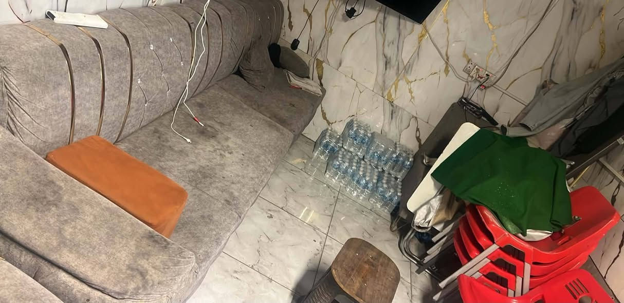 غراض للبيع
ديوان 12 مقعد 
مجمده 14 قدم 
عارضه 
سبلت 1 طن اقتصادي 
بلازمه حجم 55 مكانه الكاظمية شارع 60

والغرفة صاج حطاطه خشب  مكانه الطارمية العبايجي للاستفسار اكثر تواصل خاص ***********

