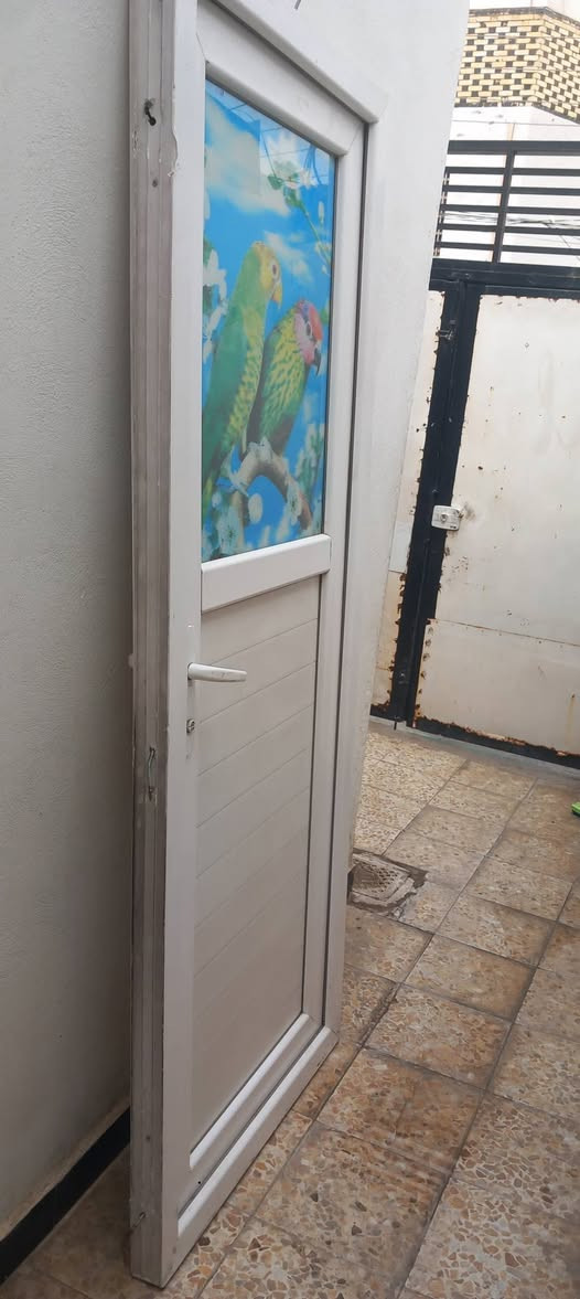 سلام عليكم باب نضيفه البيع نضافه ١٠ ب١٠ المكان نجف حي النصر السعر ٥٠ ***********
