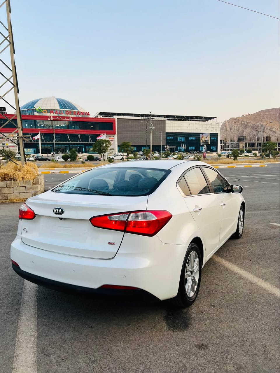 kia z5 
بسم للّٰةالرحمن الرحيم
كيا سيراتؤ ٢٠١٤
براوةى دوبةى شوين براوةكانى چاك كراوةتةوة
كؤدى بؤ كراوة بة ناوى خؤمانة
سپى سةدةف
eco    ocs شوين شاحن شوين فلةش
١٦٨ هةزار هةقيقى رؤيشتوة
كير مةكينة دةرو بةردى بةشةرت 
بةردى گزؤزى تيداية بةنزين هةر ناخوات
سوكان هيتةر سوكان فؤليؤم  شاشة ئايپات
كاميرة حاسة  كيچ ليزةرى  
ئاوينة ئيشارةت ئاوينة هيتةر دژة فول
كوشن جلد كوشن هيتةر
قفل مةركةزى
٢٠١٣ مانگى ١١ يانى ٢٠١٤
پاترى تازة  رؤنى گير و مةكينةى تازة گؤردراوة
تايةكانى باشن
ليد حةدةسة 
سةقف كةڤةر بةشةرت  كير مةكينة بةشةرت ١٠٠ فيتةر
دةعم ليدران بةشةرت   
كامل كامل مةسرةف كراوة بةس ليى خورةو دوعاى خيرمان بؤ بكة سةيارةكة هي مالةنة هي مةحرز نية بةدلى خؤم مةسرةفم كردوة 
هةموو شتم نوسيوة  ية ٢٥٠ مةسرةفى هةبوو 
٥ كةلا برا 
لة مالةكة بيمنةتم 
***********وةتس ئاپى لةسةرة
***********ڤايبةرى لةسةرة رانية, السليمانية
